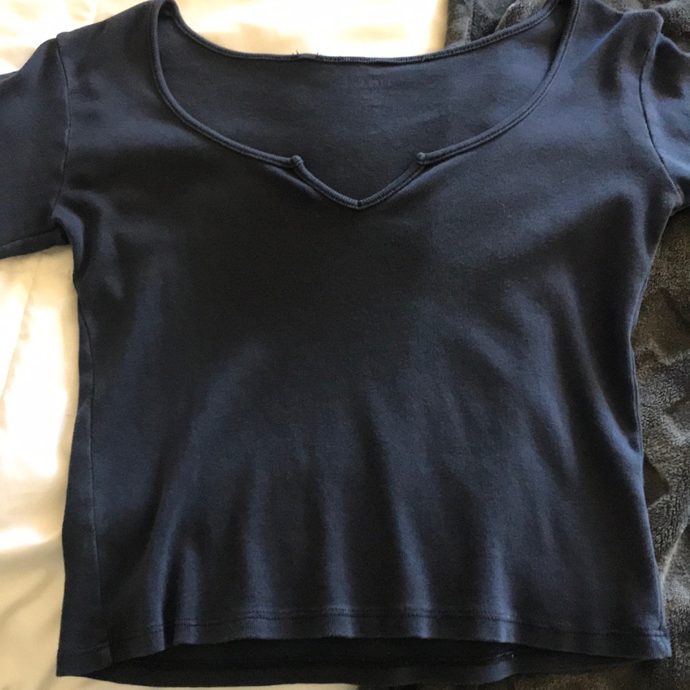 BEING HELD DON’T BUY// Brandy Melville long sleeve